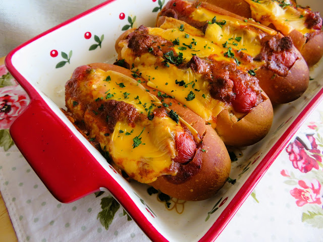 Chili Cheese Dog Boats