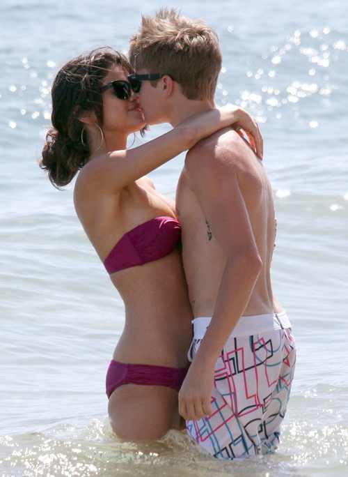 justin bieber selena gomez maui hawaii. Actress Selena Gomez and pop