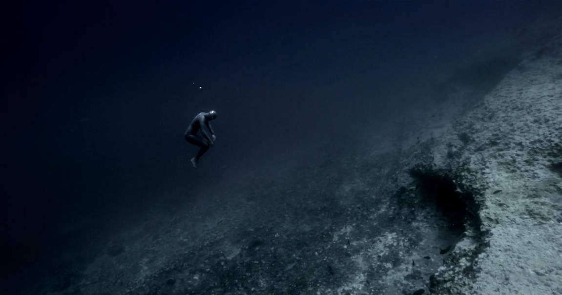 http://scubadiverlife.com/video/ocean-gravity-amazing-footage-freediver-flying-ocean-currents/