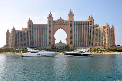 Rent a boat in Dubai