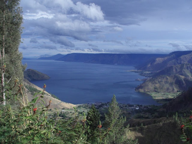 Keindahan Tak Ternilai Panorama Danau Toba 