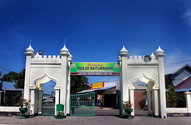 Ulee lheue Mosque - The Unforgetable Ancient