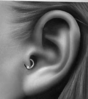 tragus piercing