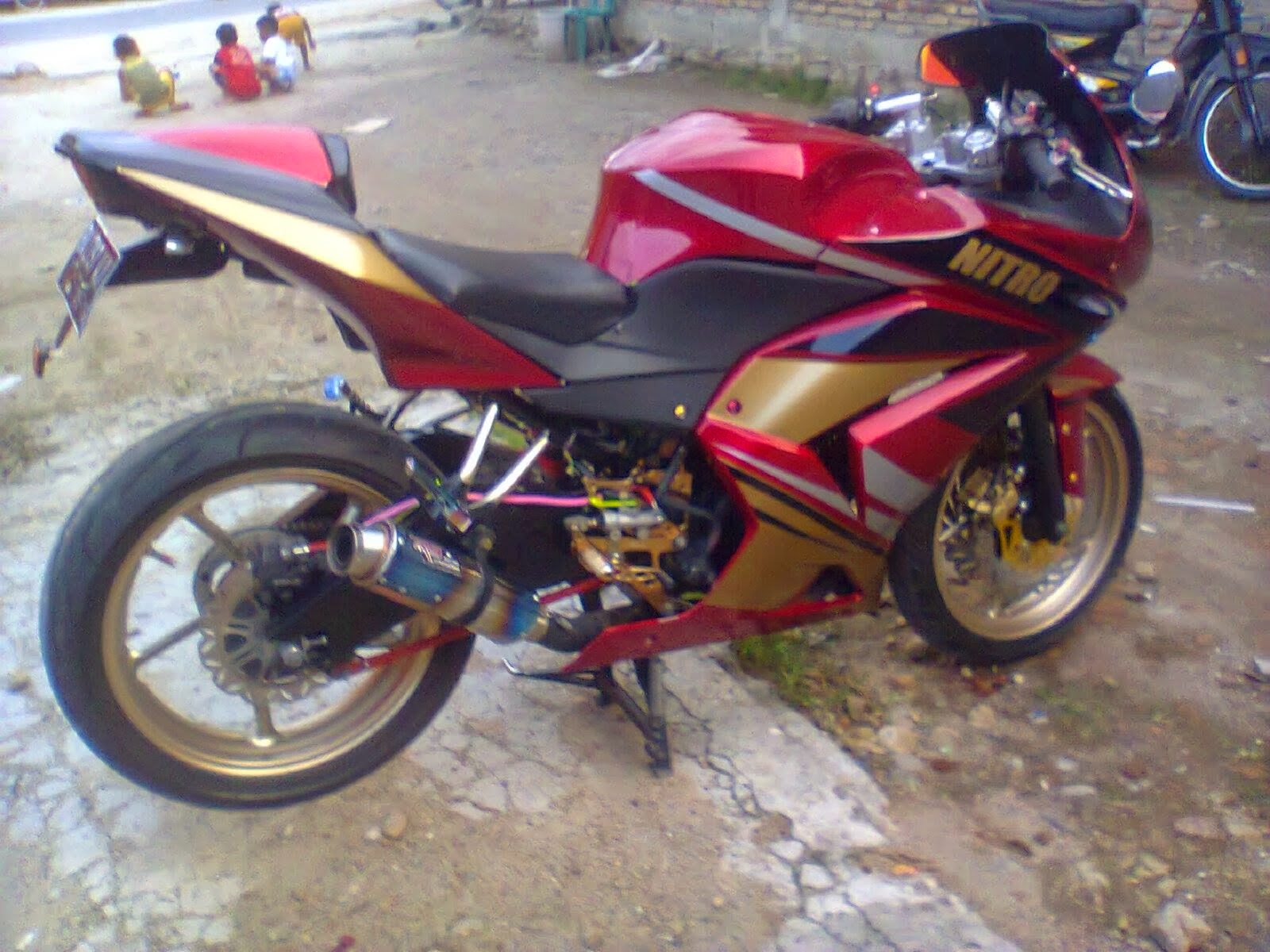 Modifikasi Motor CB150R Full Fairing Terkeren Sukaon