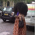 Mujer con melena afro