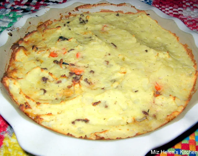 Whats For Dinner Next Week: Irish Cottage Pie at Miz Helen's Country Cottage