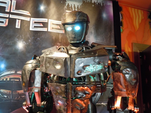 Atom robot Real Steel movie