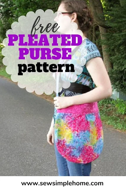 Grab this free pleated purse pattern and learn how to sew a purse.