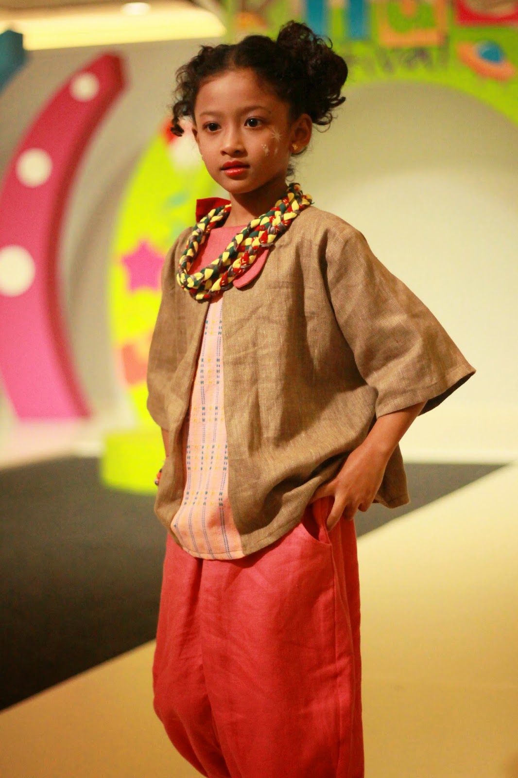 Model Baju  Fashion  Show Anak  Terbaru 2022