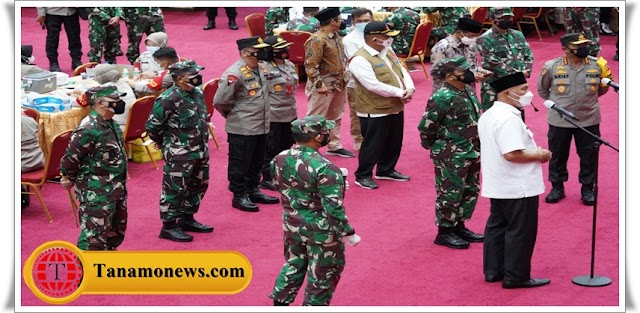 Panglima TNI dan Kabaharkam Polri tinjau Vaksinasi Merdeka Serentak di UNP 