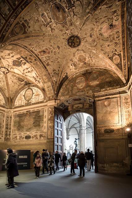 La Loggia desde el Patio :: Canon EOS5D MkIII | ISO800 | Canon 17-40@17mm | f/4.0 | 1/15s