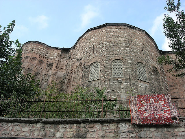 مسجد جول التاريخي في اسطنبول Gül Camii