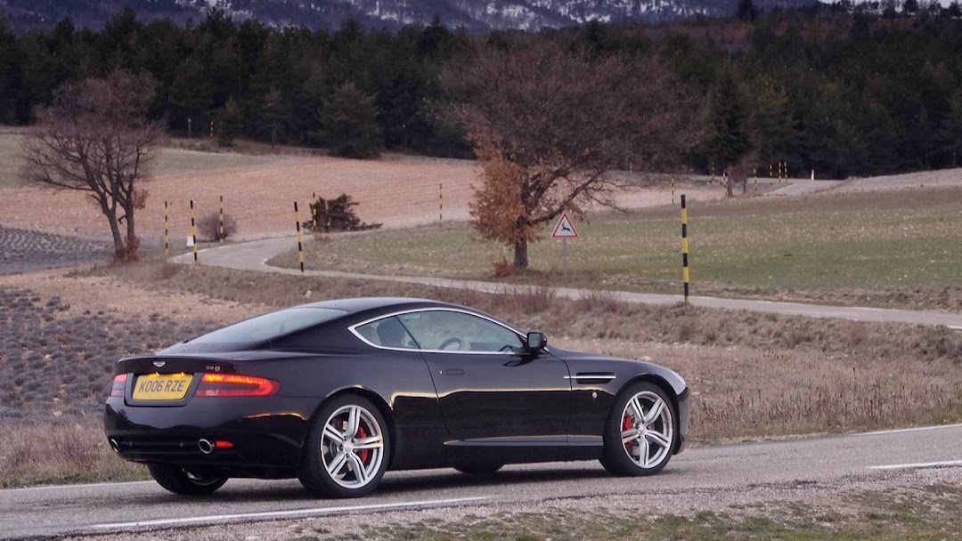 Aston Martin DB9 HD Wallpaper 4