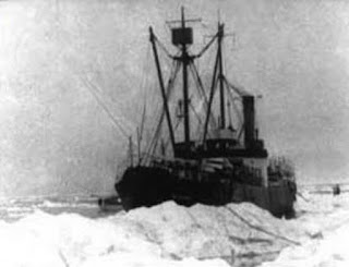 SS Baychimo encalhado em geleira no norte do Canadá