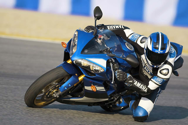 Yamaha-R1-Wallpapers-0104
