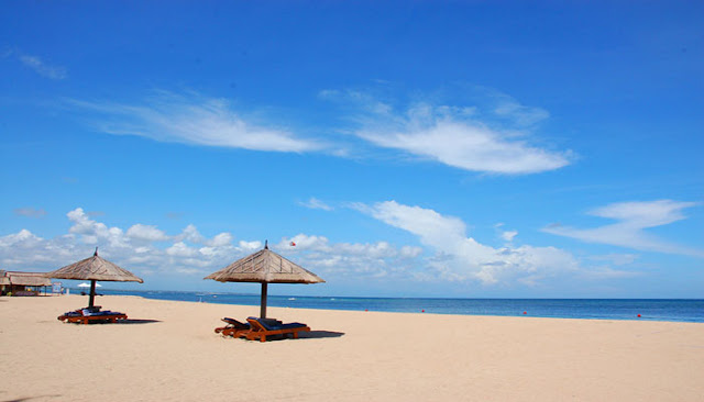 Menikmati Keindahan Pantai Geger Di Pulau Bali  