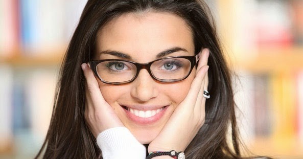 5 Tips Memilih Warna Frame  Kacamata  Yang  Bagus  Sesuai 