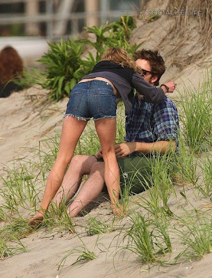 robert pattinson beach