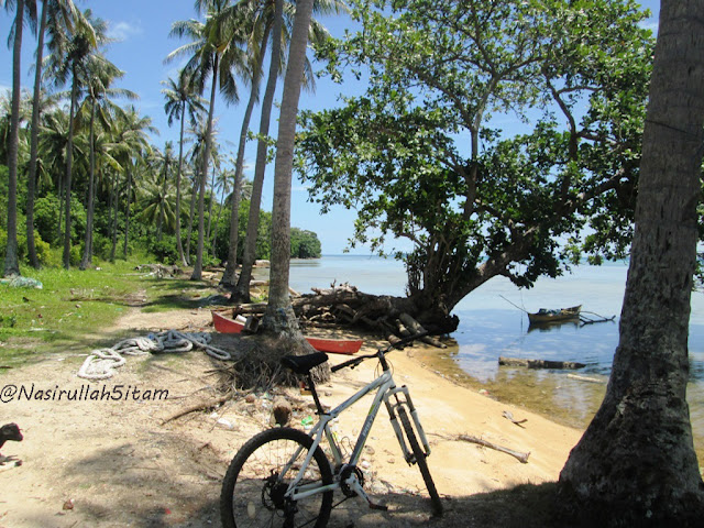 Pemandangan di pantai Nyamplungan, Karimunjawa