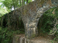 Detall dels arcs de sustentació de l'aqüeducte