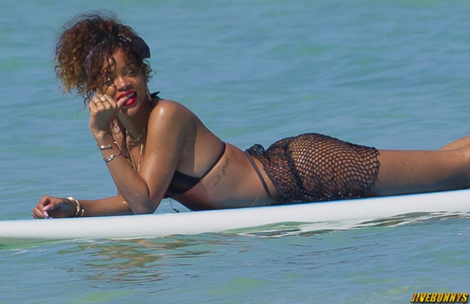 Rihanna Hot Singer Photos and Image Gallery 3