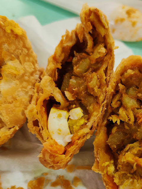 Hong_Lim_Tanglin_Curry_Puff