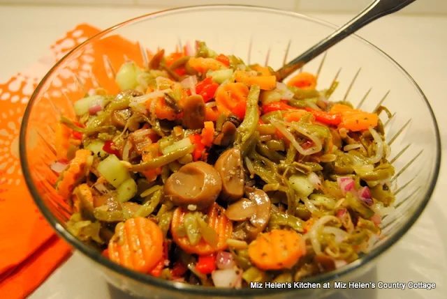 15 Thanksgiving Sides and Salads at Miz Helen's Country Cottage