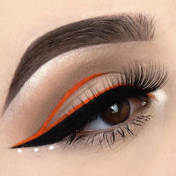 graphic eyeliner