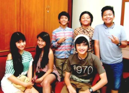 Coboy Junior bersama Winxs