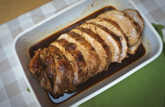 Roti de cerdo al horno, jamón asado.