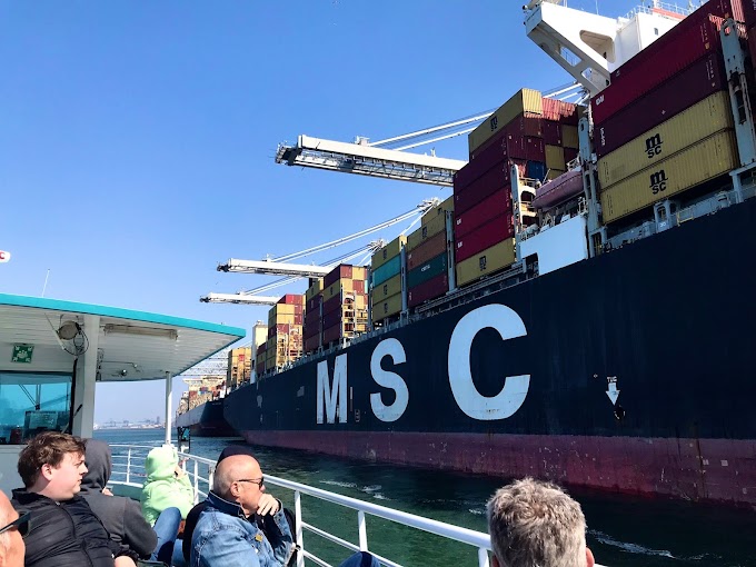 Uniek uitje: varen langs de enorme containerschepen op de Maasvlakte
