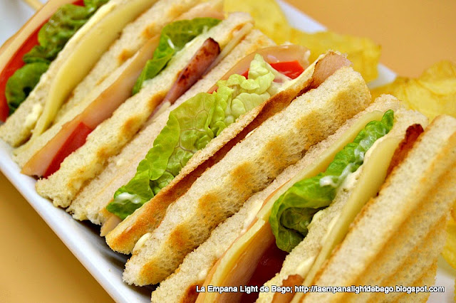 detalle-de-cerca-del-sandwich-club-de-pavo