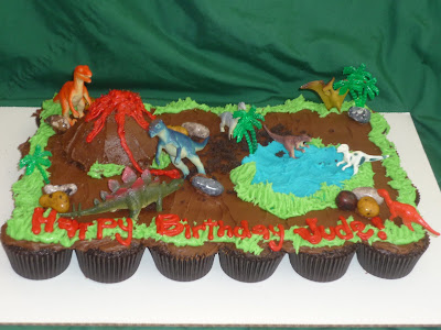 Dinosaur Birthday Cakes on Cravings   Alisha S Cupcakes   Another Dinosaur Cupcake Cake
