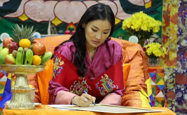 Queen Jetsun Pema is expecting her third child. The baby is expected in early autumn. King Jigme Khesar and Queen Jetsun Pema
