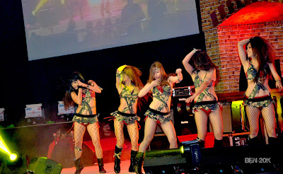 sexy dancers in LU Live 2012