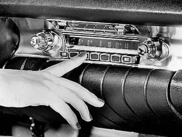 23 Things That Remind Us Of The Good Old Days: Car radios had push buttons