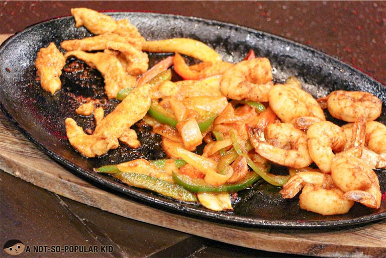 Shrimp Fajitas of Encima Roofdeck Restaurant