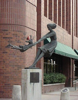 Strange and Amusing Statues From Around the Globe Seen On www.coolpicturegallery.us