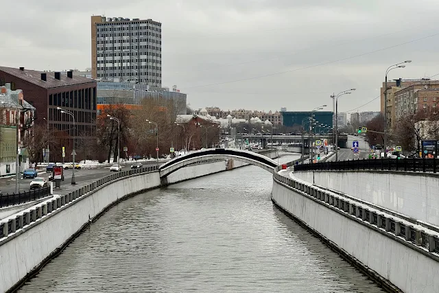 Серебряническая набережная, река Яуза, Тессинский мост, Берниковская набережная