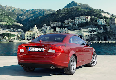 2010 Volvo C70 Rear View