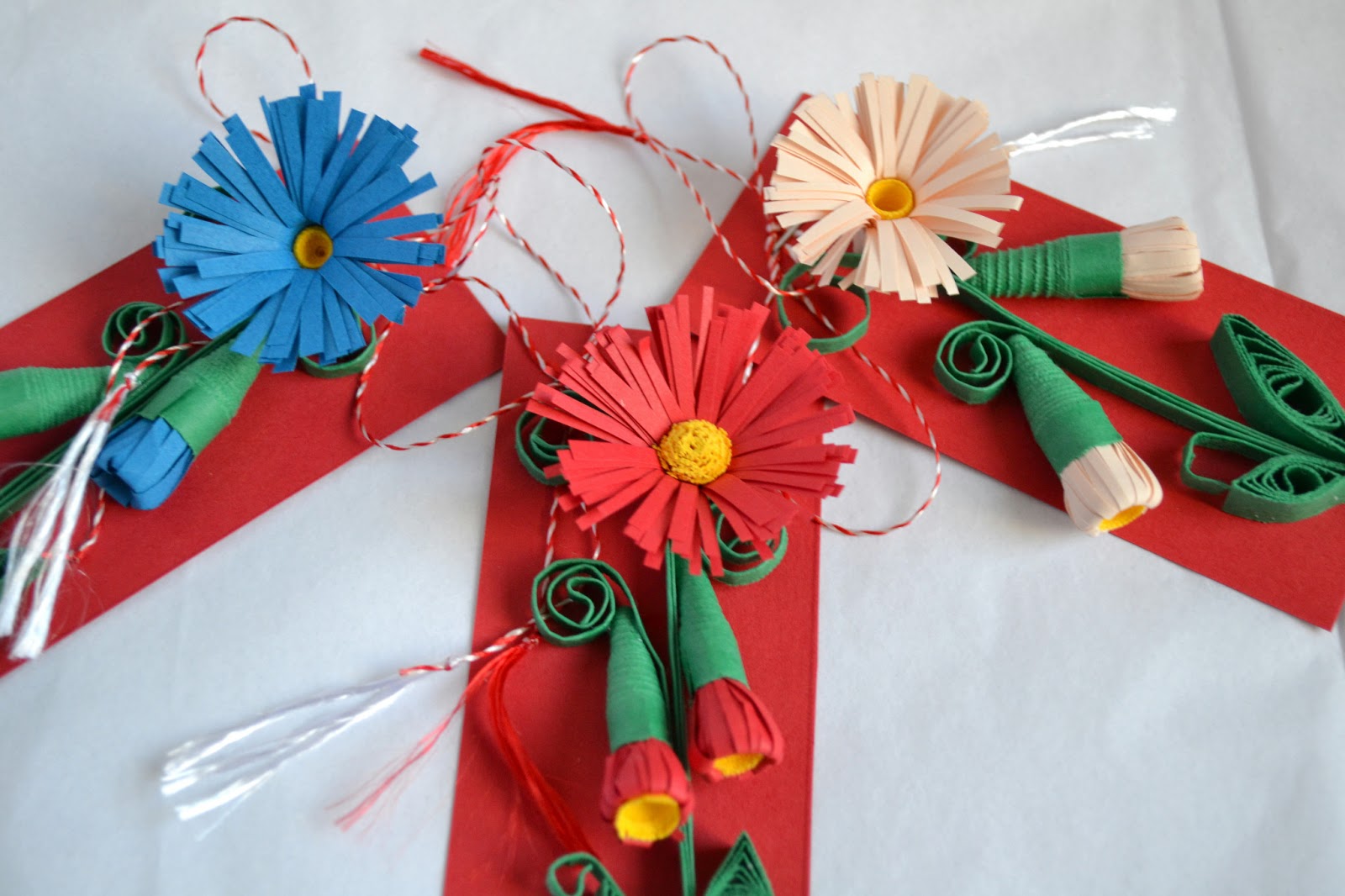 Primavara e aici - martisoare quilling crizanteme | Circul ...