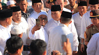 Salat Idul Adha di Stadion Mandalamukti, Prabowo Disambut Riuh Jemaah