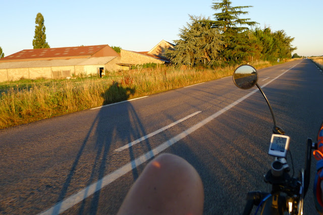 De Paris à la Rochelle en vélo couché, sur la route de Cernay la Ville