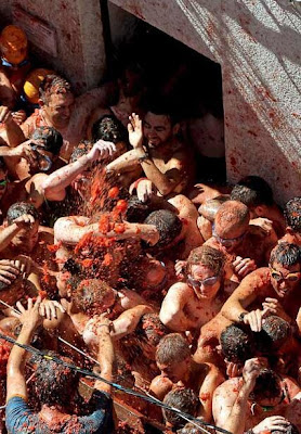 Tomato Fight Seen On www.coolpicturegallery.net