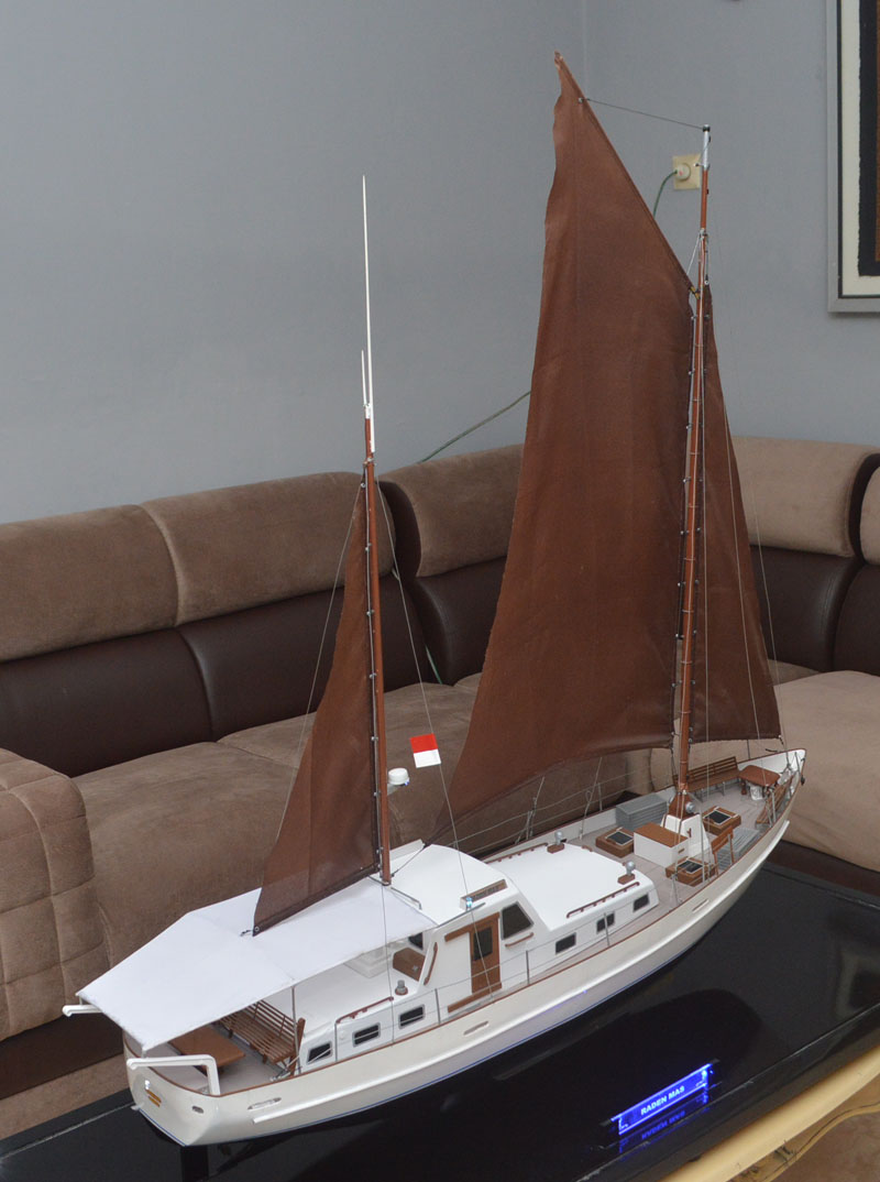 pengrajin miniatur kapal yacht raden mas rumpun art work planet kapal indonesia semarang