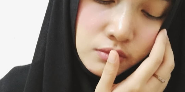 Jilbabnya sederhan tapi cantiknya alami