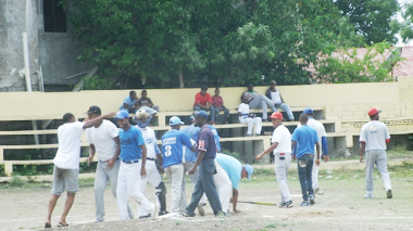 Torneo de Softball interclubes de Comendador: Penitenciarios ponen jaque a Comenadador