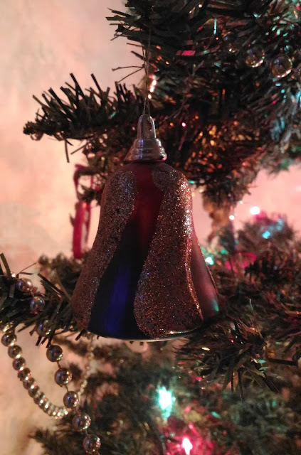 Dayle Pereira of the blog Style File reviews the ASUS Zenfone 2 Laser smartphone with a picture taken by the phone camera of the Christmas tree glitter ornaments 