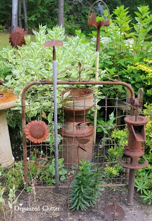 Danas Junk Gardens and Yard Decor