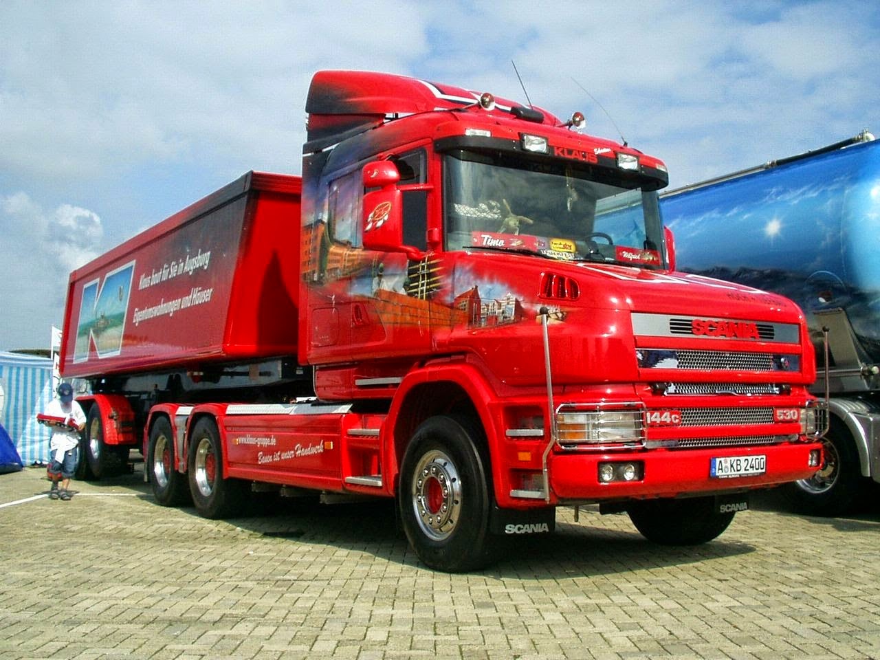 Best Truck And Bus Wallpaper HD Kumpulan Gambar  Truk 